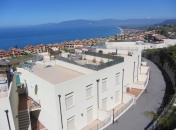 1 Bed Penthouse 57P | Views overlooking Pizzo & The Coast