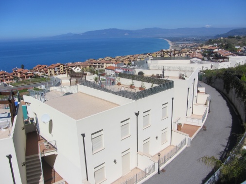 1 Bed Penthouse 57P | Views overlooking Pizzo & The Coast