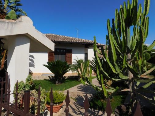 Villa Brace | Family Villa | Seperate Apartment Pool Possible