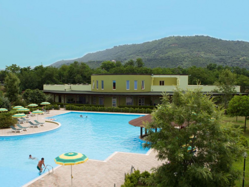 19G Pizzo Beach Club Close to Pool, Beach & Childrens playground