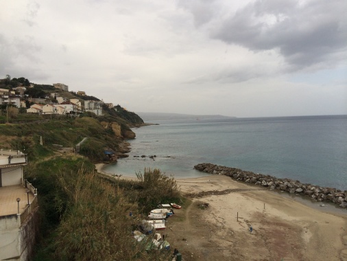 The Puffin - Beach Front Apartment Pizzo